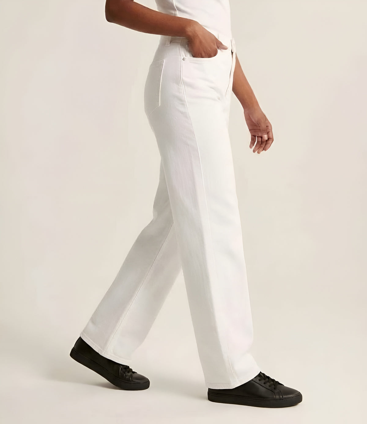 WHITE WIDE LEG JEANS